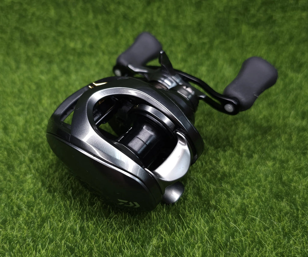Compact Baitcast Reel Q742