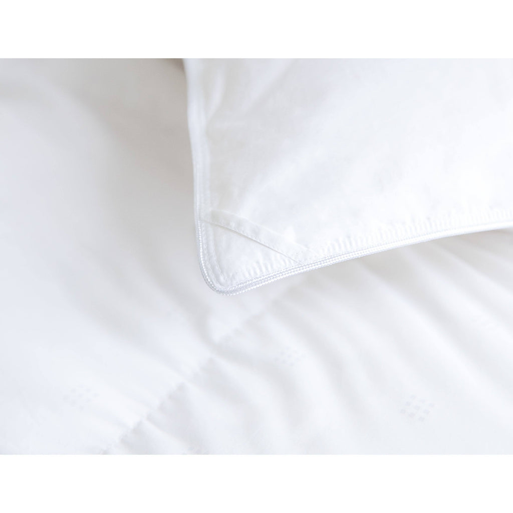 White Down Full Duvet Comforter with Corner Ties M4958