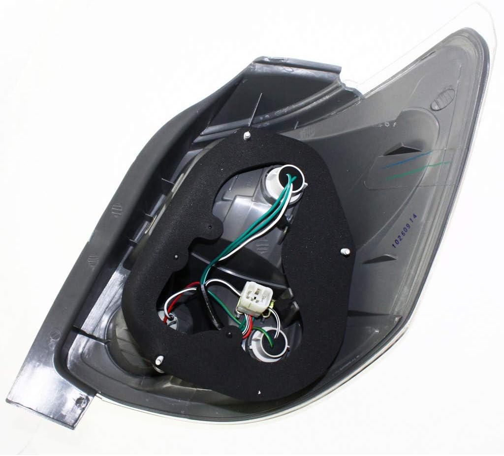 Pair Rear Tail Lights for Toyota Matrix G4106