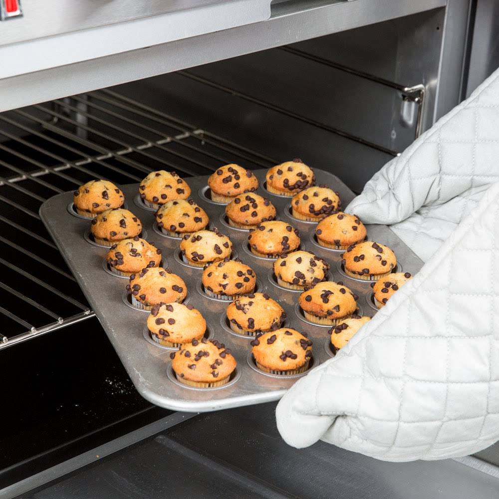 24 Cup 2.1 oz. Glazed Mini Muffin Pan I142