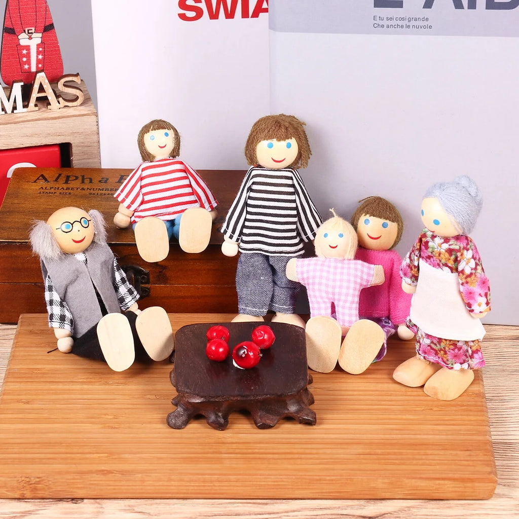 7 Pieces Wooden Dollhouse Family Figures Z2839