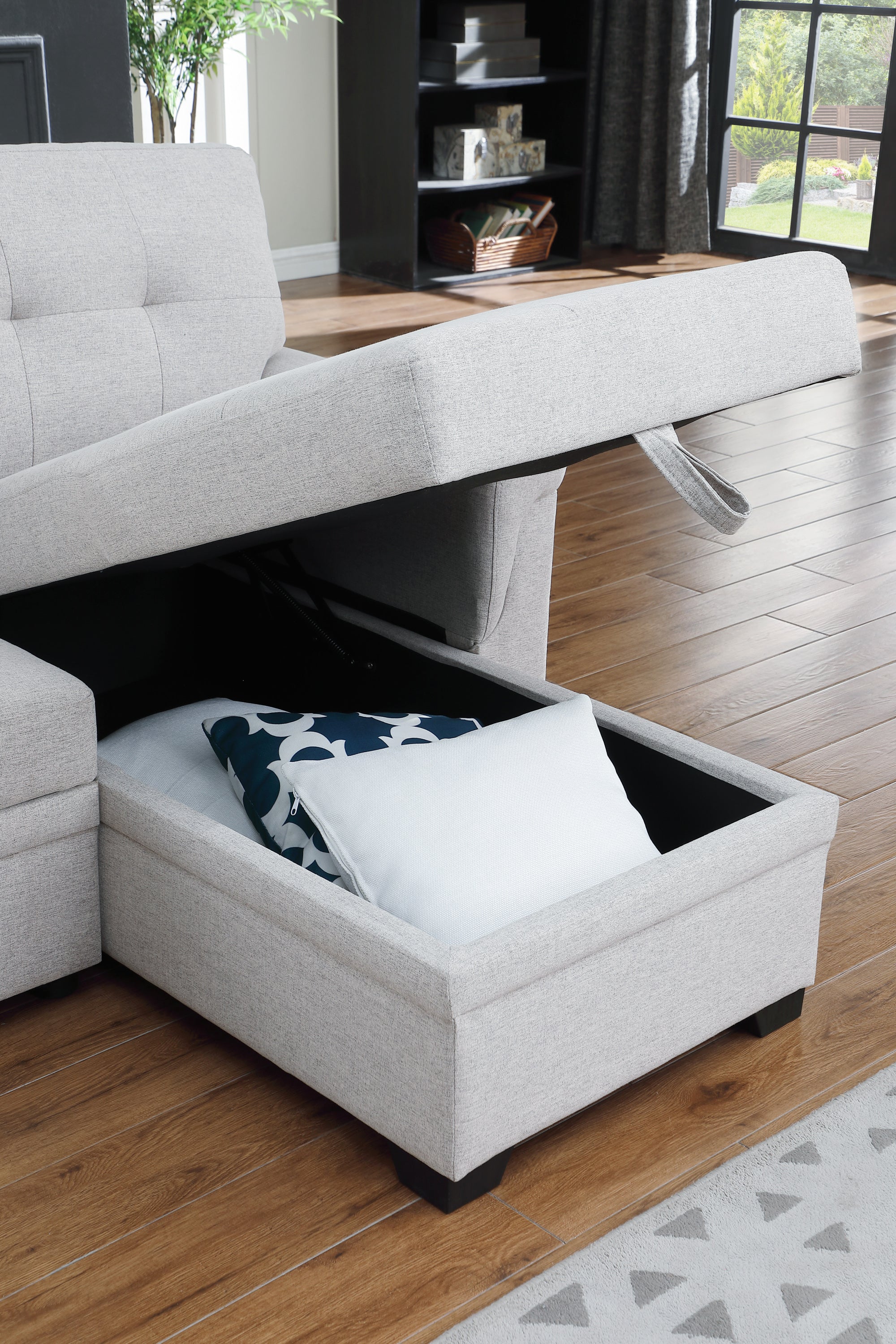 Light Gray Reversible Sleeper Sectional Sofa with Storage Chaise X9089