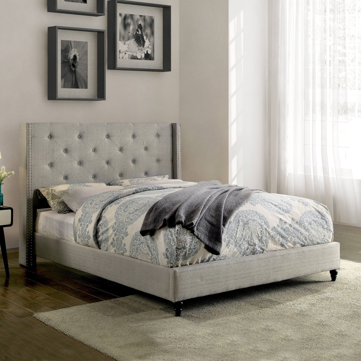 Queen Warm Grey Linen-Like Platform Bed P726517